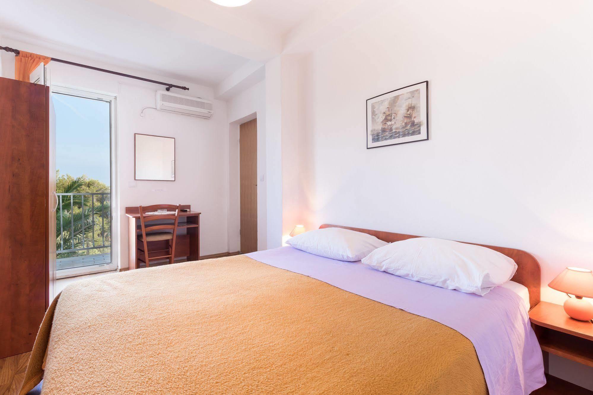 Pansion Lovac Hotel Cavtat Bagian luar foto