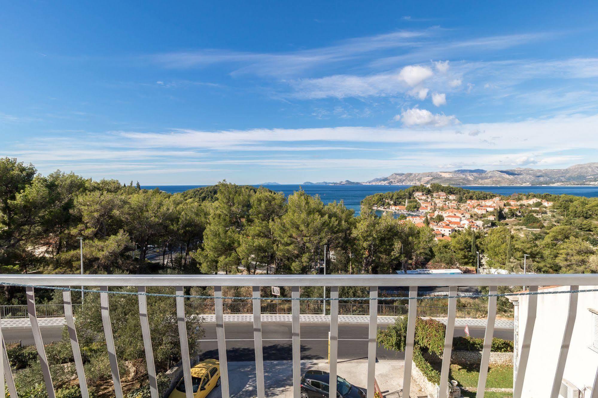 Pansion Lovac Hotel Cavtat Bagian luar foto